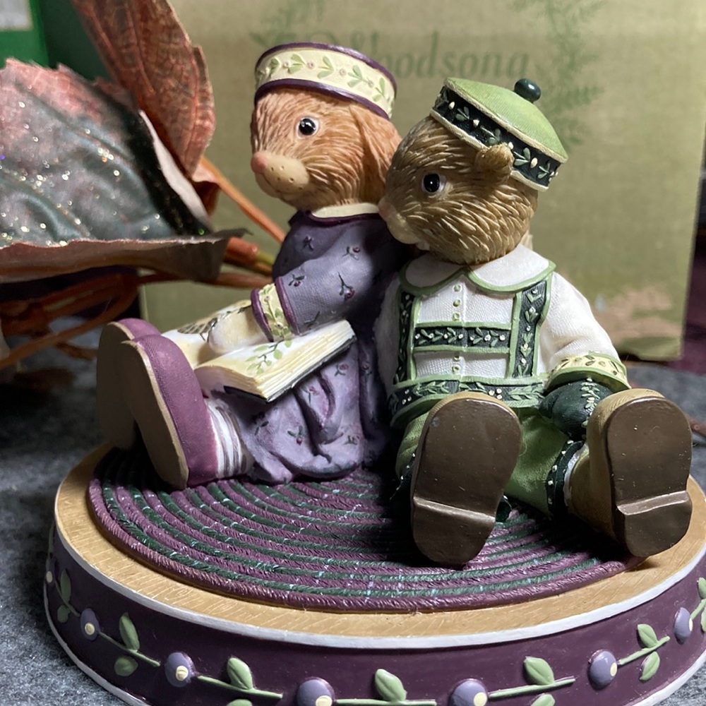 🐰EASTER VINTAGE “WOODSONG TOGETHER” 2002. BUNNY AND SQUIRREL SHARING A BOOK🐰